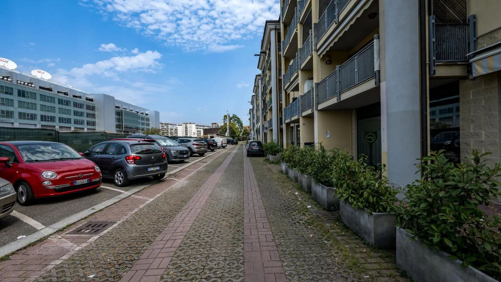 Cozy Suite Rogoredo Apartment Next To The Metro And Train Station Milan